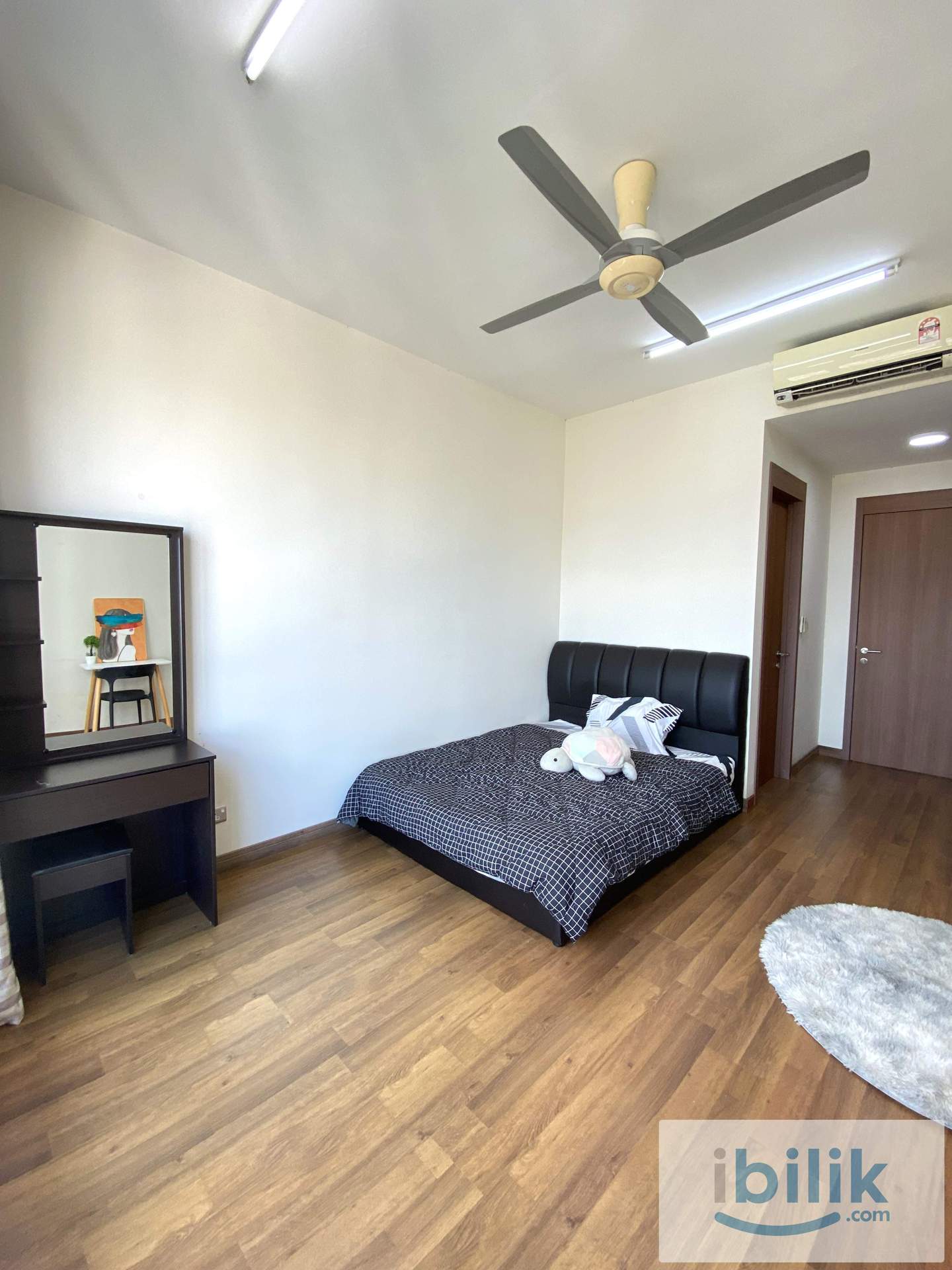 Central Park room for rental - Image 2