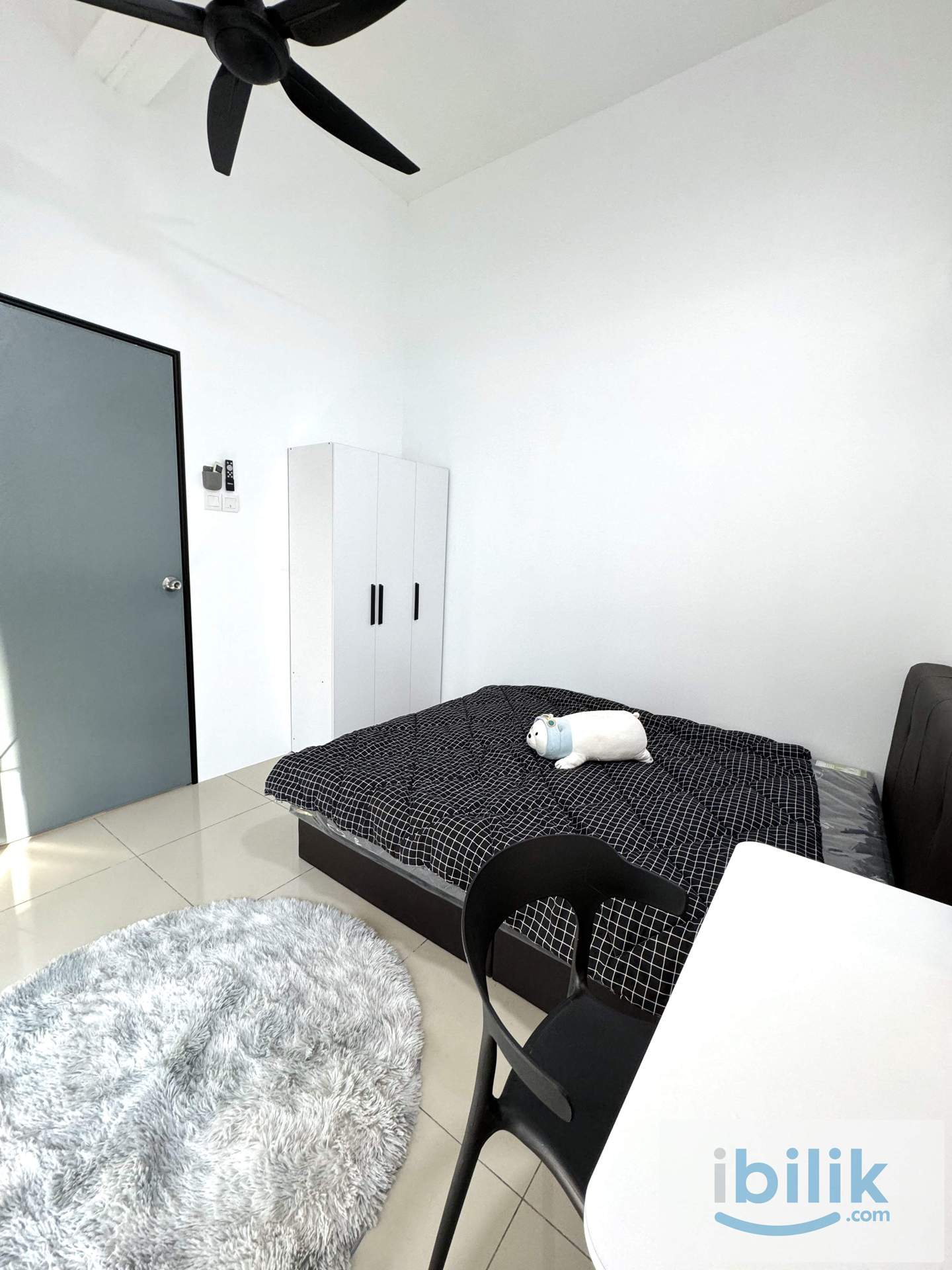 South Homes room for rental - Image 4