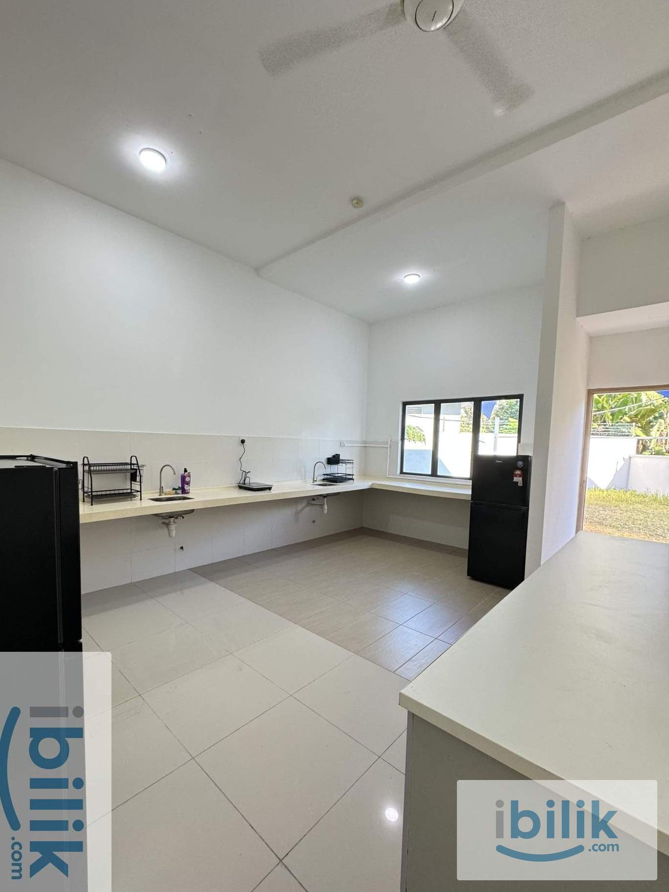 South Homes room for rental - Image 6
