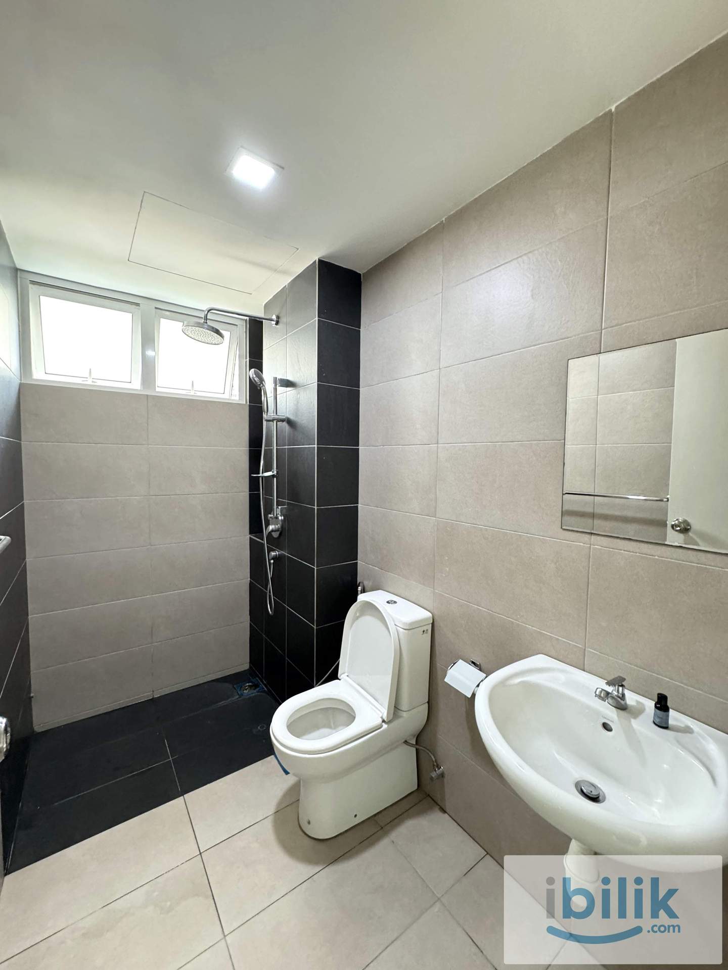 Gardens Ville room for rental - Image 3