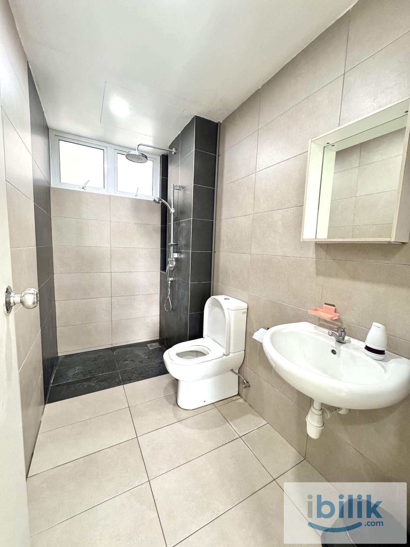 Gardens Ville room for rental - Image 2