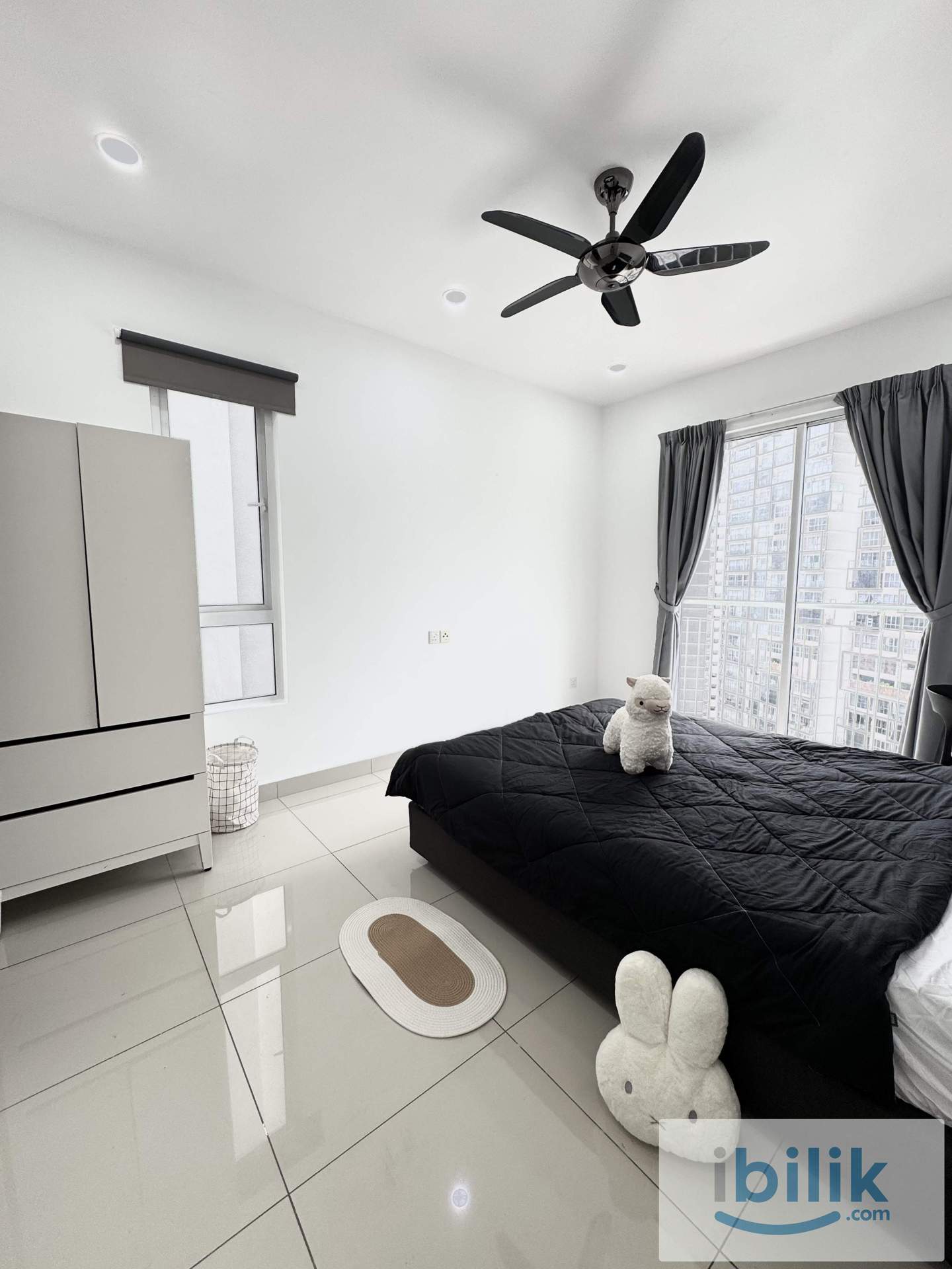 Gardens Ville room for rental - Image 1