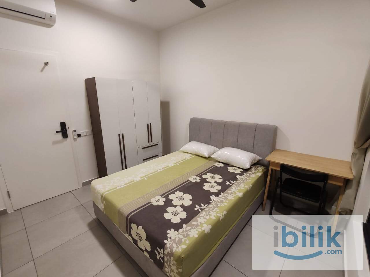 Middle room 2 - Image 1