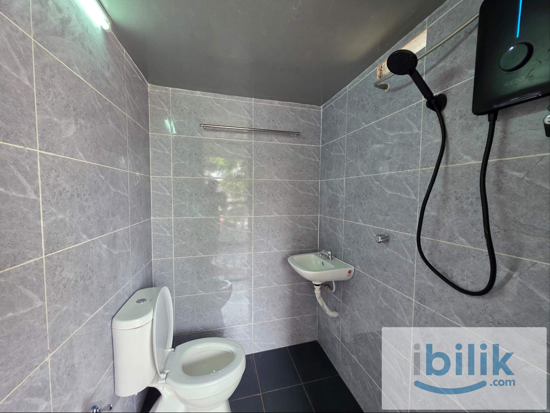 Move-In Ready Fully Furnished Room with Coway & High-Speed WIFI at Seksyen 19, Shah Alam - Image 4