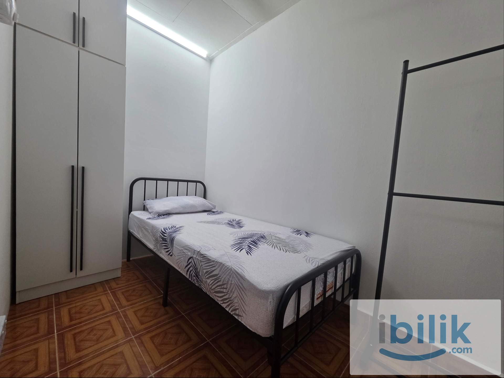 Move-In Ready Fully Furnished Room with Coway & High-Speed WIFI at Seksyen 19, Shah Alam - Image 7