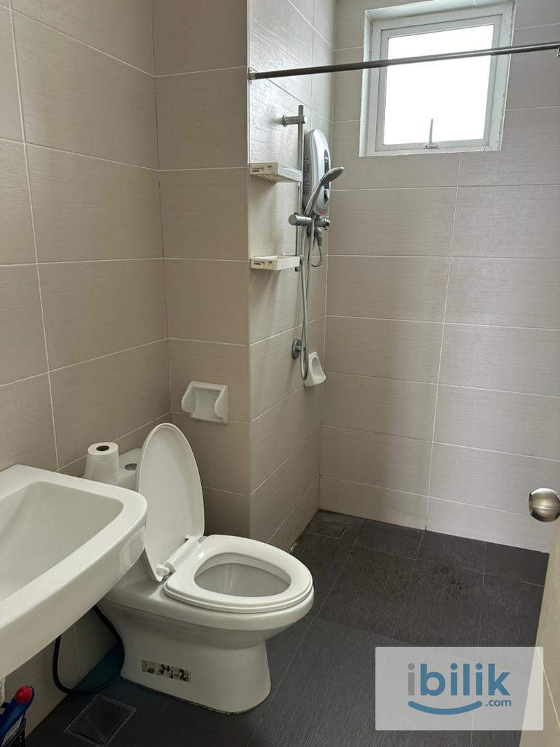 Medium room for rent at THE REGINA - Image 2