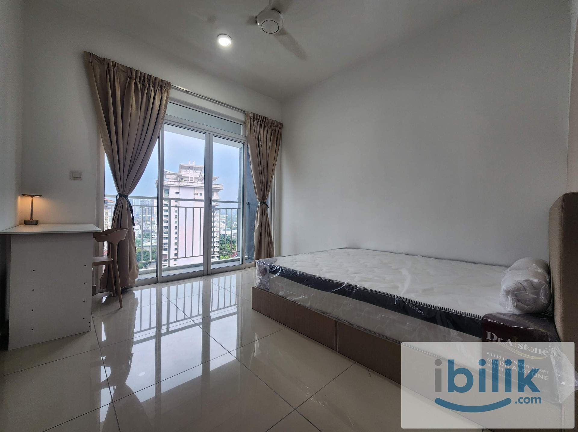 Female unit Medium Bedroom for Rent @ Seksyen 22 Shah Alam - Image 1