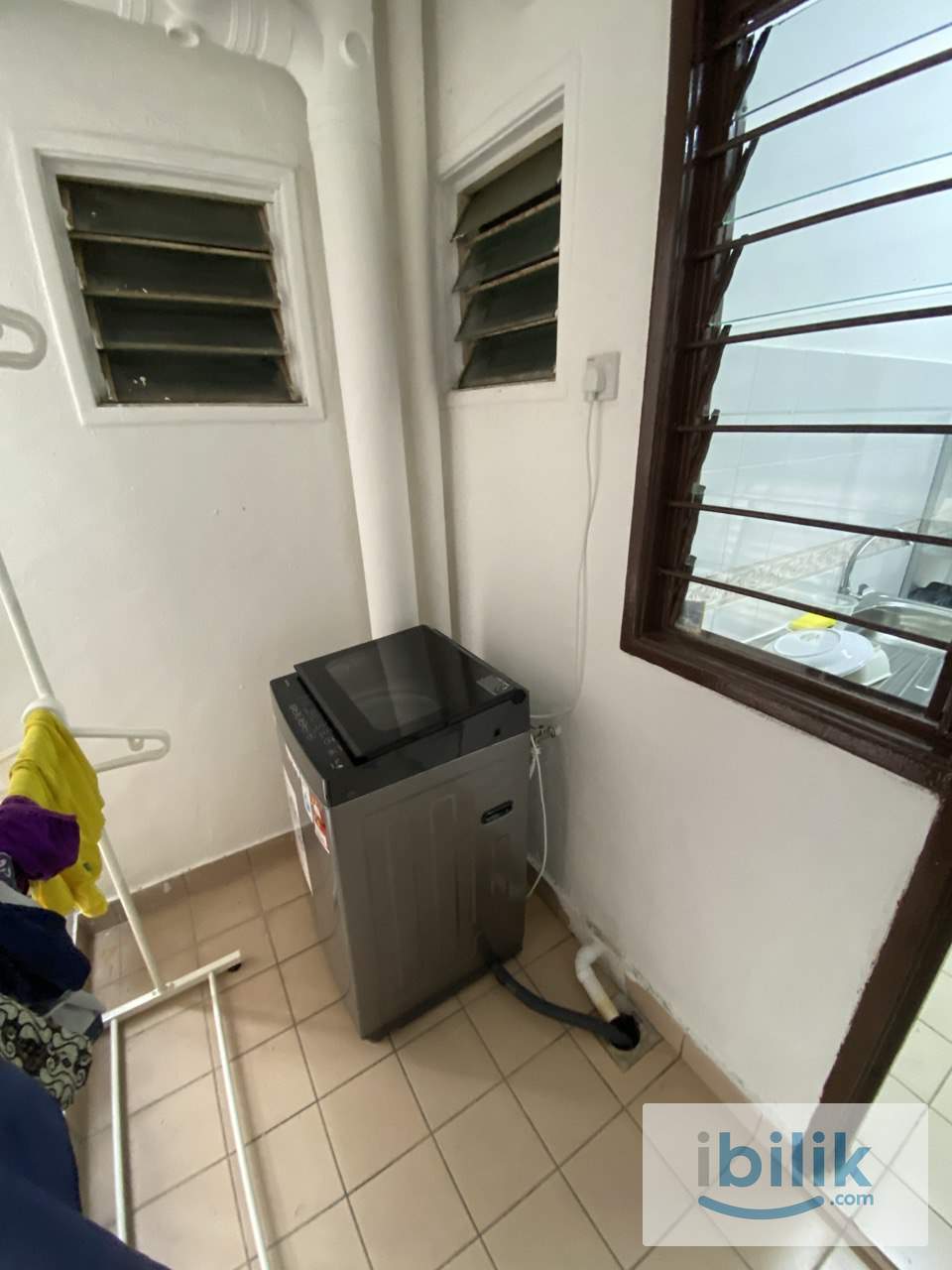 Medium Room - Image 2