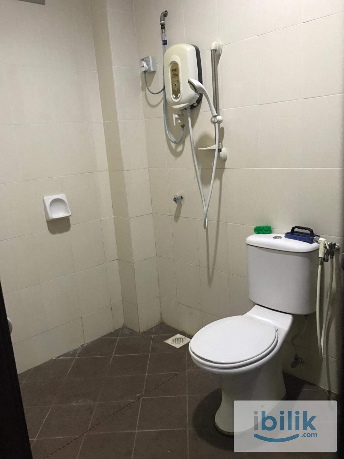 Middle Room Near General Hospital, Pantai Hospital, Manipal, TI, Infeneon, Bukit Baru, Ayer Keroh - Image 1