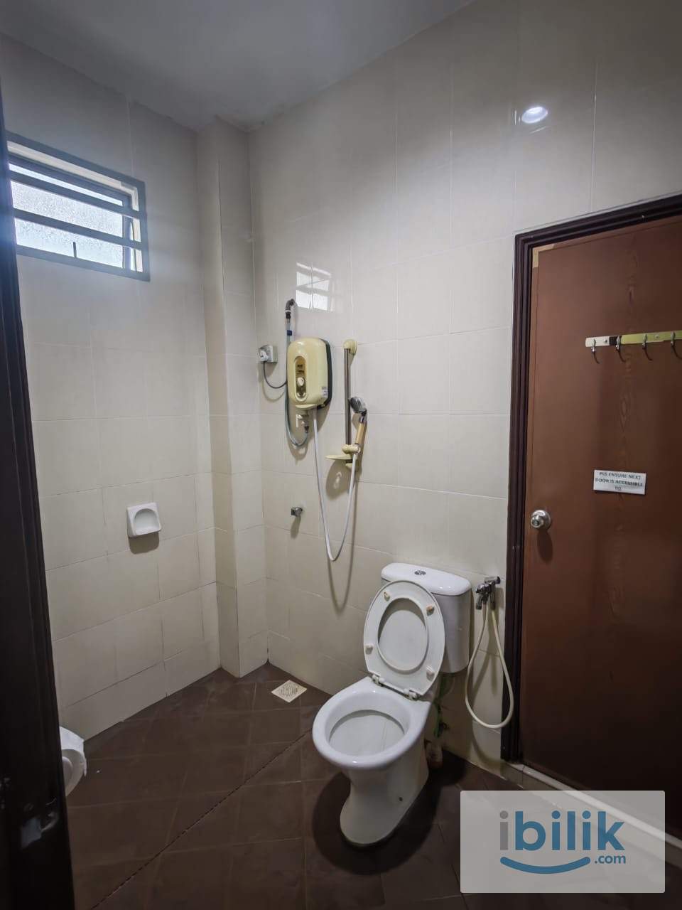 Room For Rent - Image 3