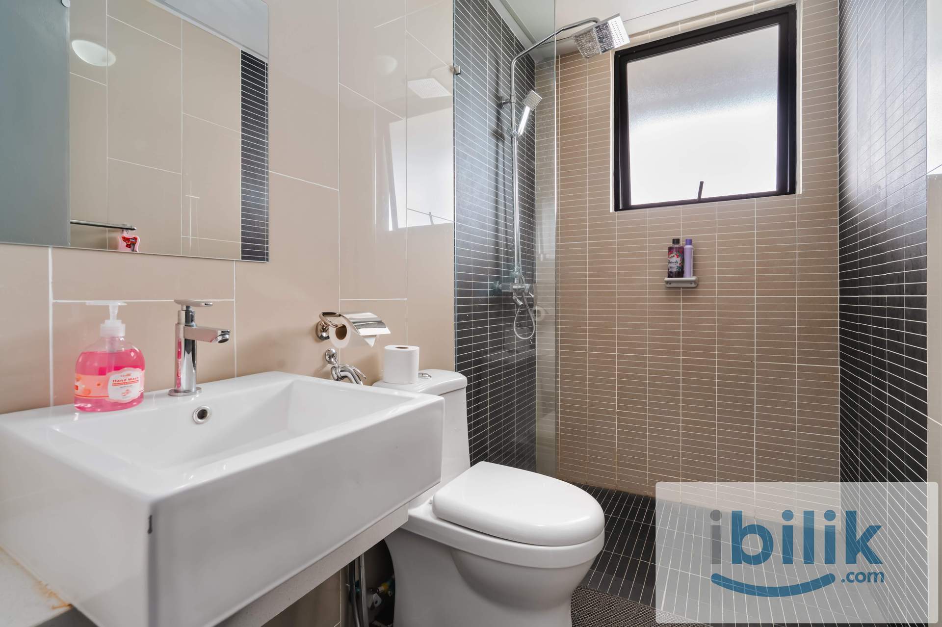 PREMIUM MASTER SUITE WITH MINIMALIST DESIGNS AT PRESINT 8, PUTRAJAYA FOR FEMALE PROFESSIONALS. - Image 3