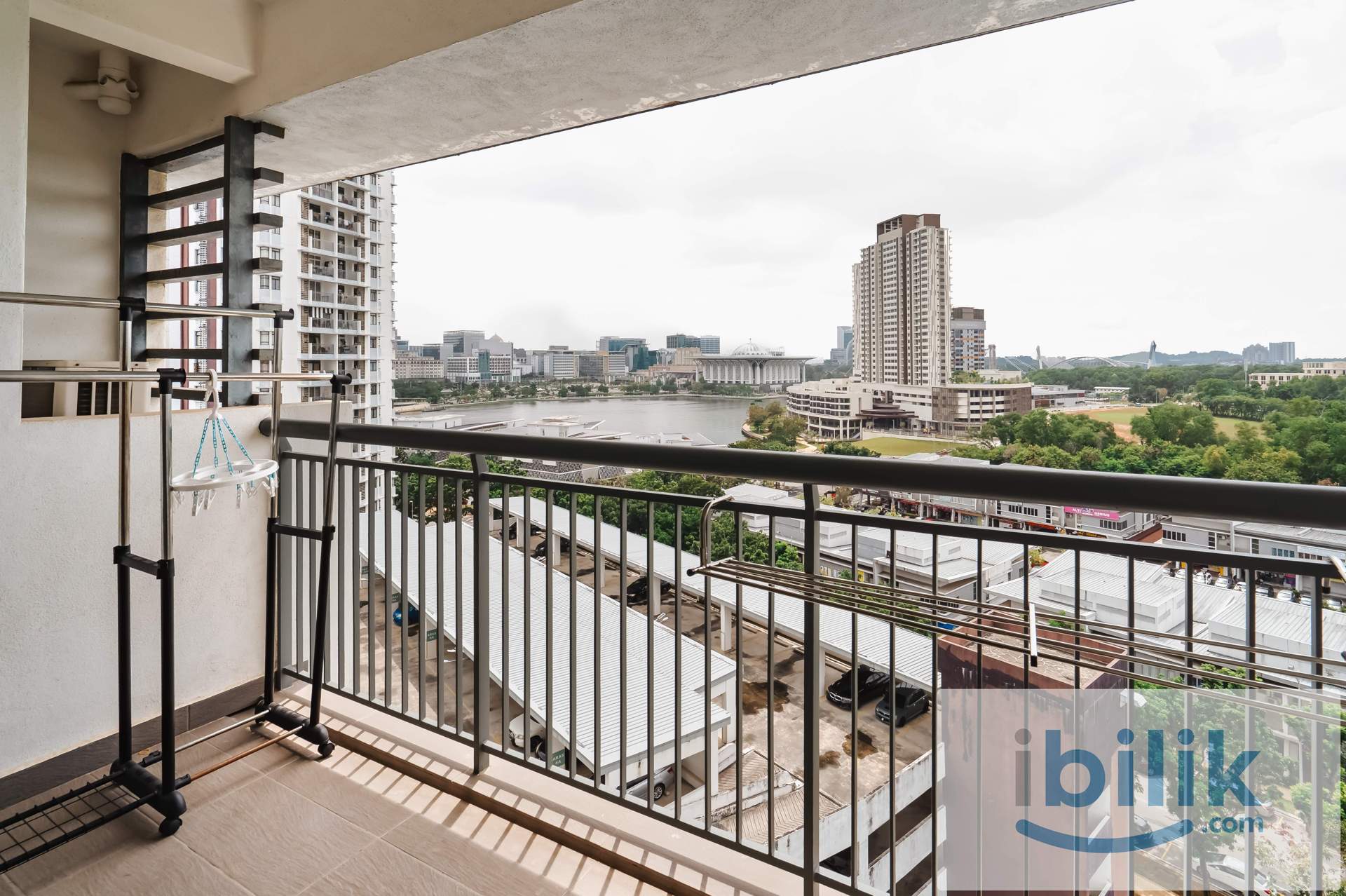 PREMIUM MASTER SUITE WITH MINIMALIST DESIGNS AT PRESINT 8, PUTRAJAYA FOR FEMALE PROFESSIONALS. - Image 8