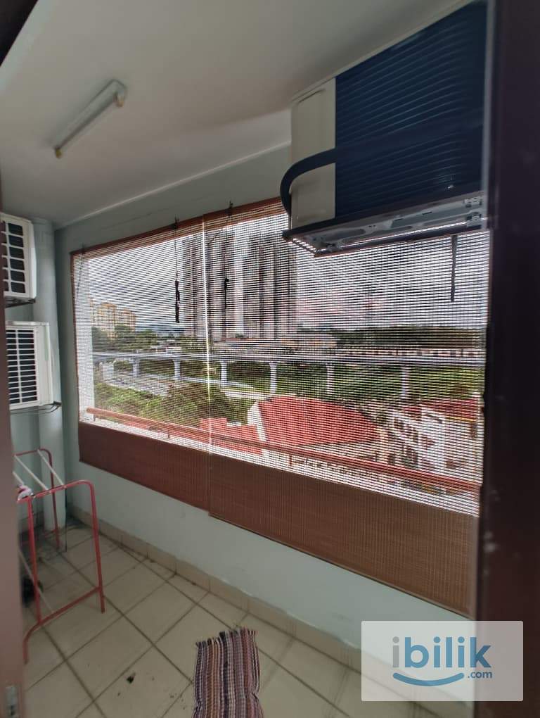 Private toilet, Master room @Palm Spring, Damansara | Walk to Surian MRT Station🚶 - Image 5