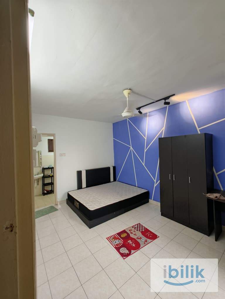 Private bath, Master room @Palm Spring, Damansara | Walk to Surian MRT Station🚶 - Image 1