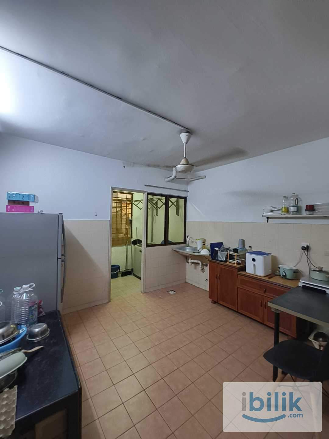 Private bath, Master room @Palm Spring, Damansara | Walk to Surian MRT Station🚶 - Image 3