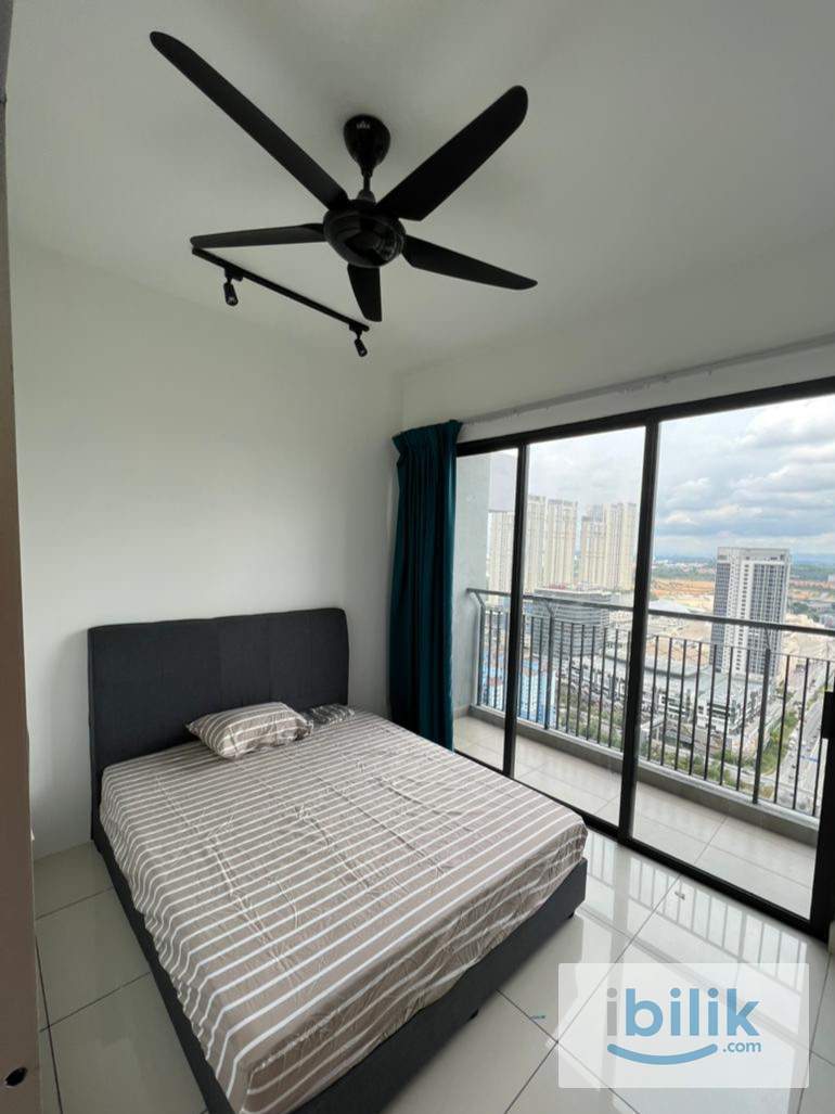 Medium Room with Balcony for rent @ Havre Residence - Image 1