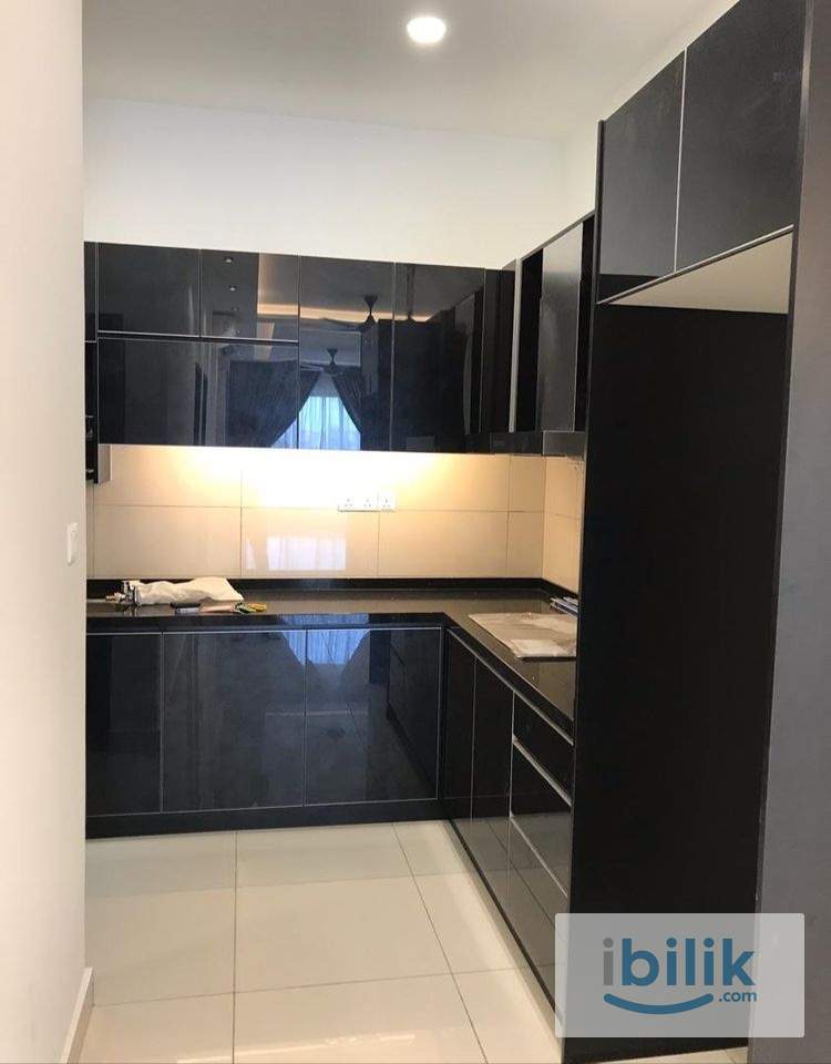 Medium Room with Balcony for rent @ Havre Residence - Image 2