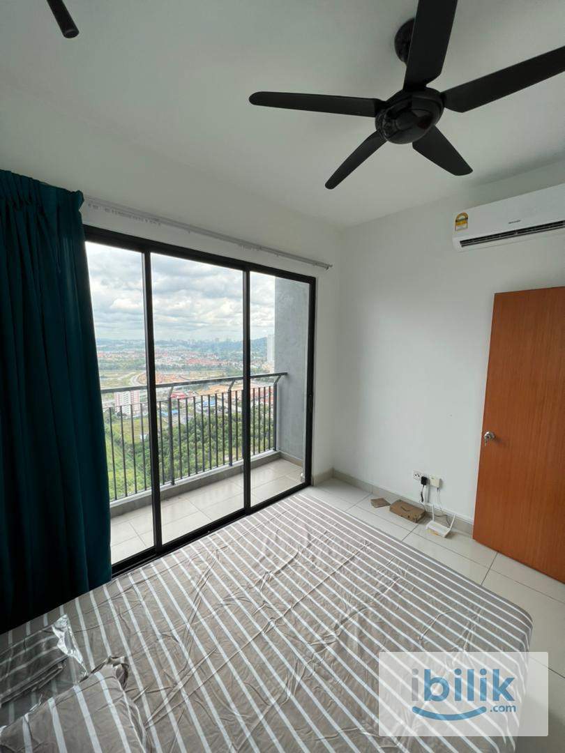 Medium Room with Balcony for rent @ Havre Residence - Image 4