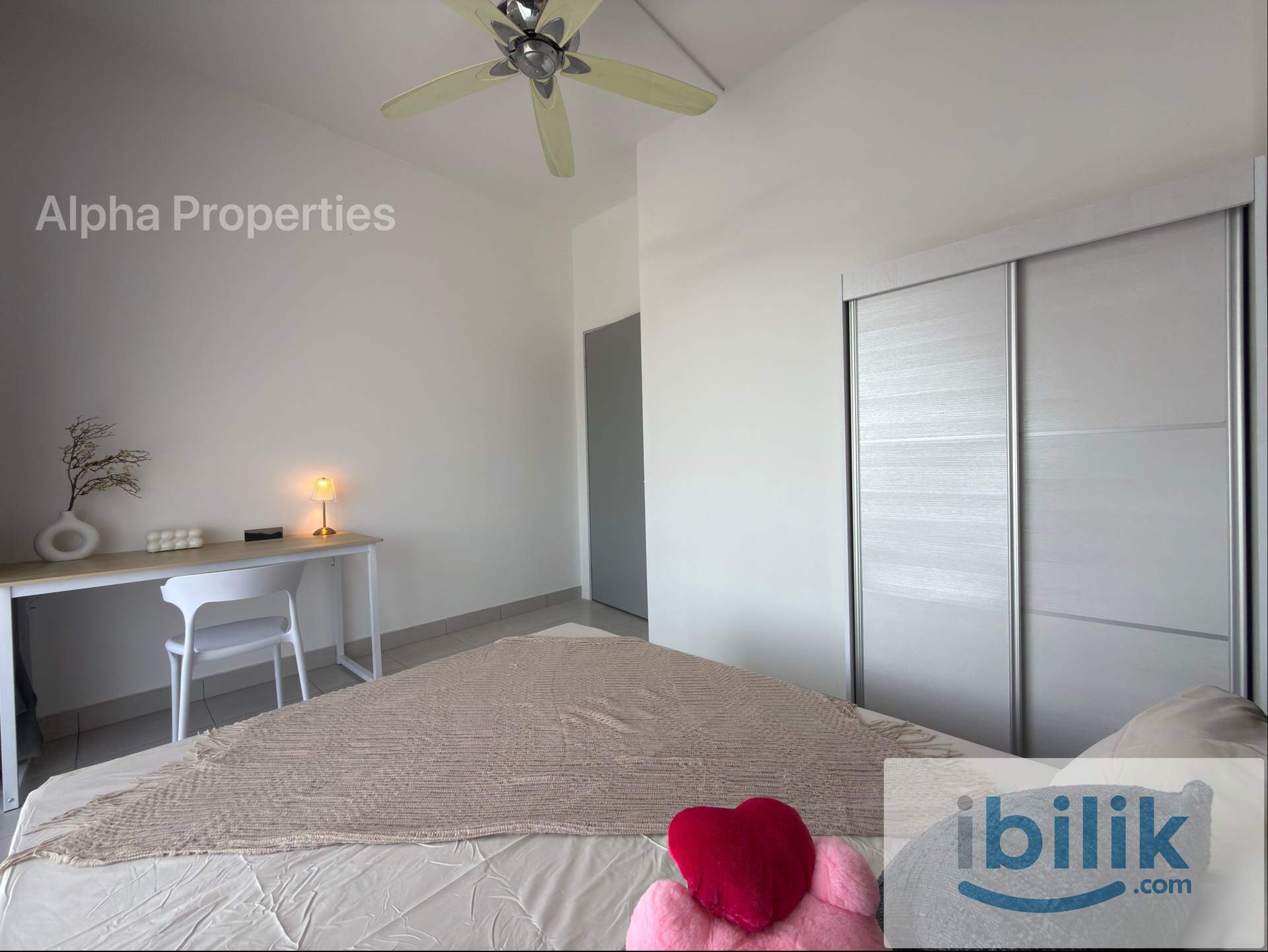 Female middle fully furnished room - Image 3