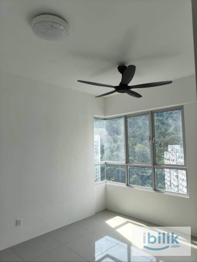 Female Master Bedroom for rent - Image 4