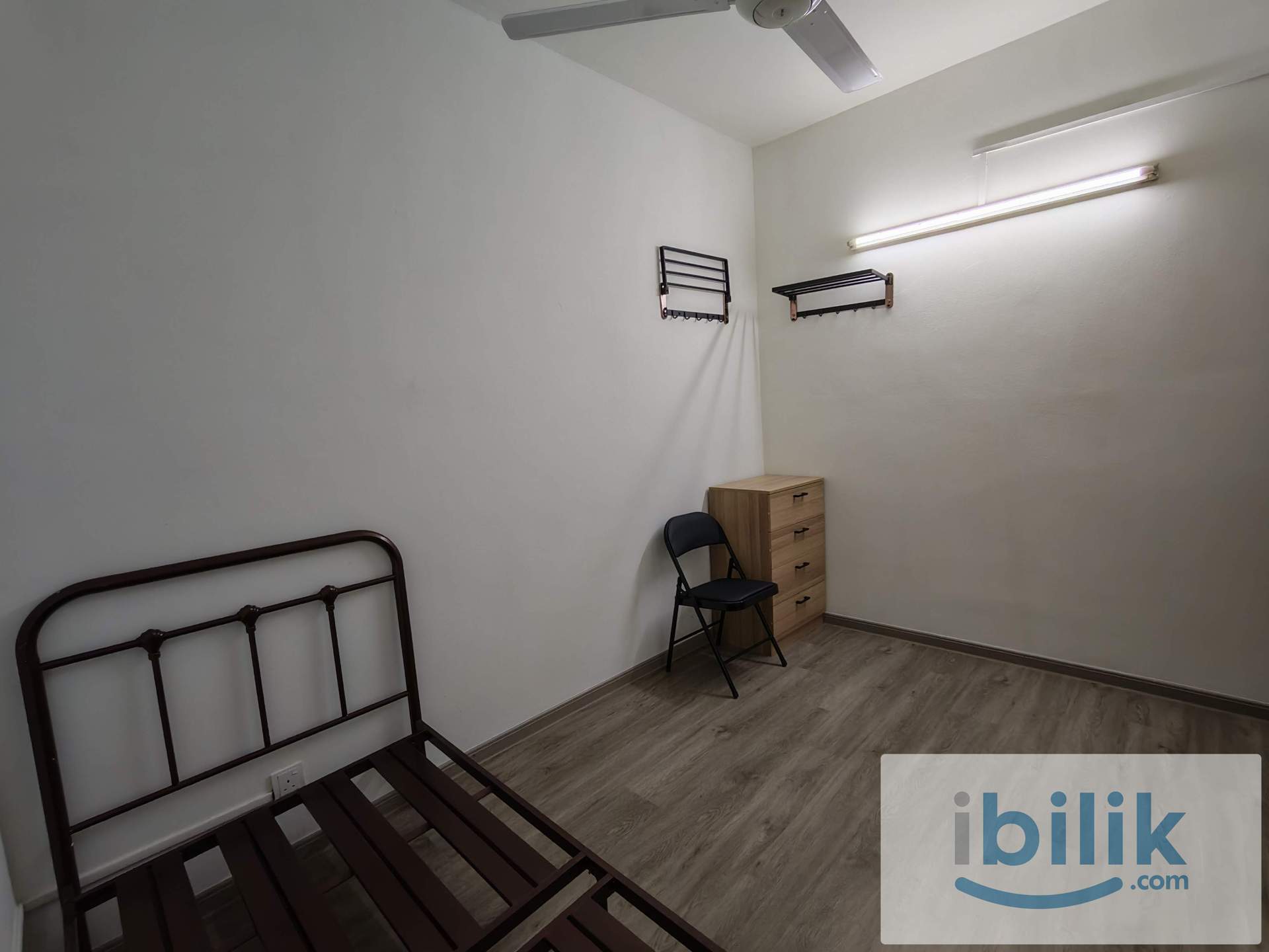 Room for Rent - Image 1