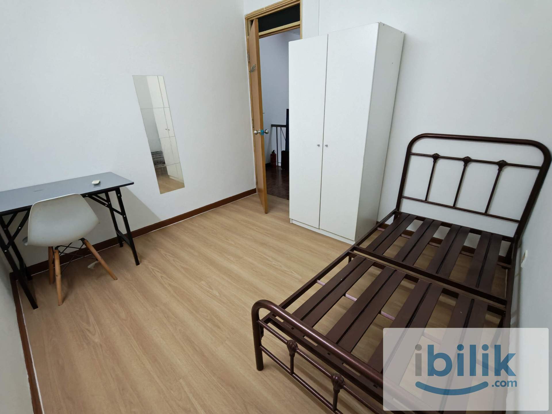 Room for Rent - Image 2