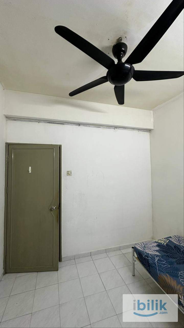 MIDDLE ROOM N-PARK CONDOMINIUM BATU UBAN - Image 3