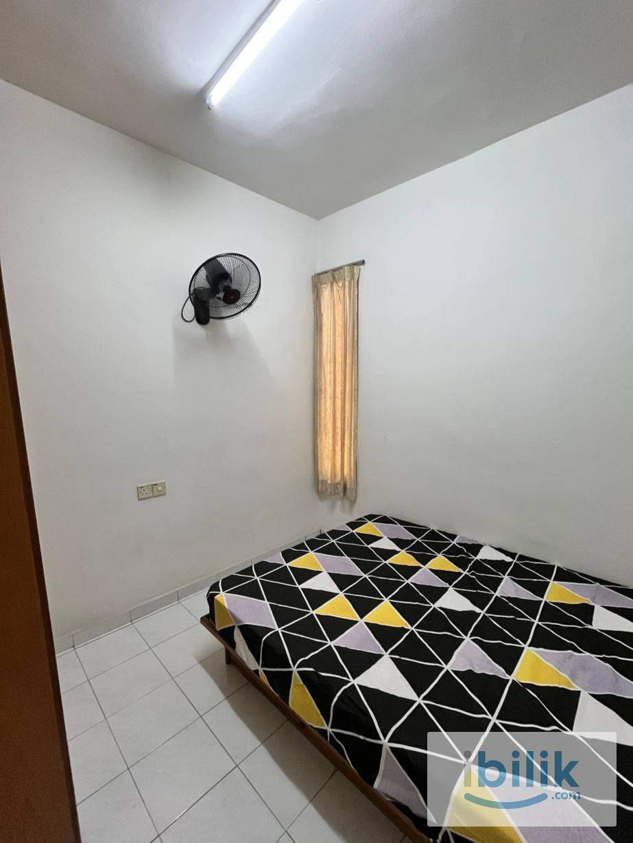 MASTER BEDROOM N-PARK CONDOMINIUM BATU UBAN - Image 1
