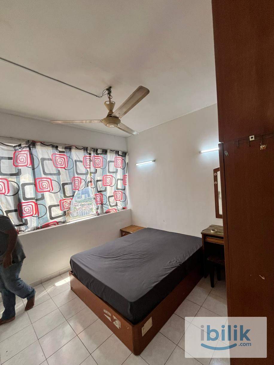 MASTER BEDROOM N-PARK CONDOMINIUM BATU UBAN - Image 1