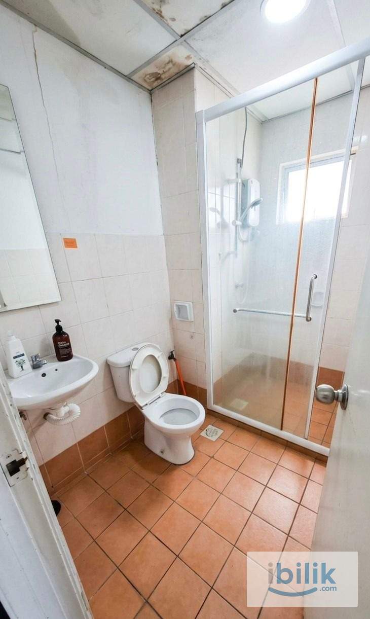 Sharing Room at Casa Subang Apartment - Image 3