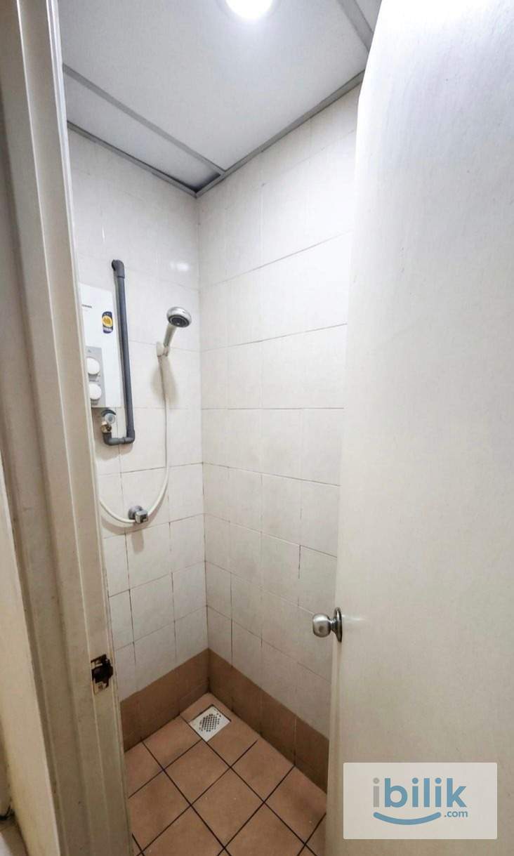 Sharing Room at Casa Subang Apartment - Image 4