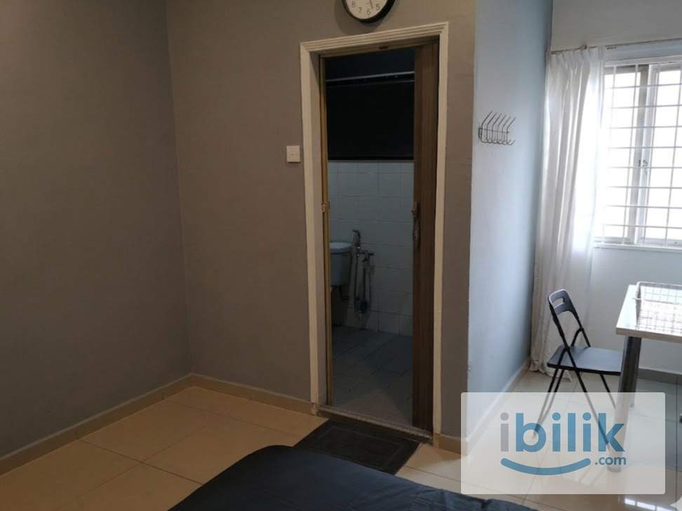 Middle Room For Rent - Image 2
