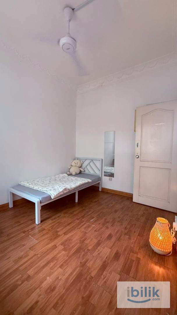 Medium Room For Rent RM600 | Weekly Cleaning | Fully Furnished | Setia Alam - Image 2