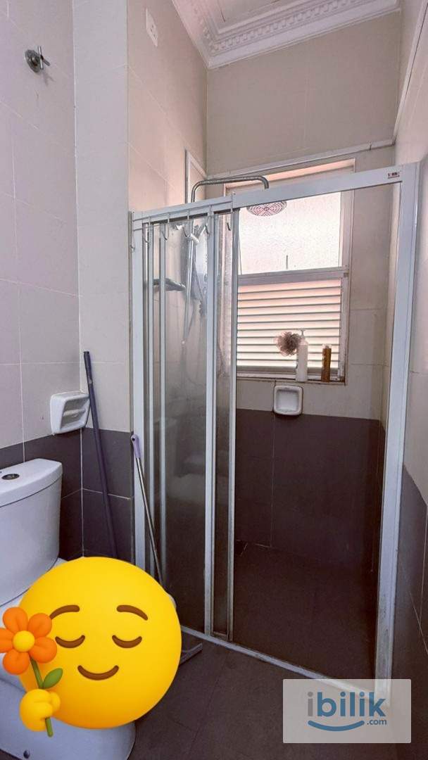 Medium Room For Rent RM600 | Weekly Cleaning | Fully Furnished | Setia Alam - Image 5