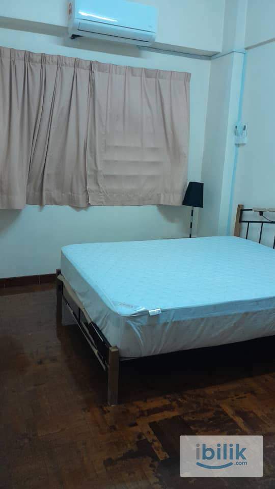 Middle room - Image 1
