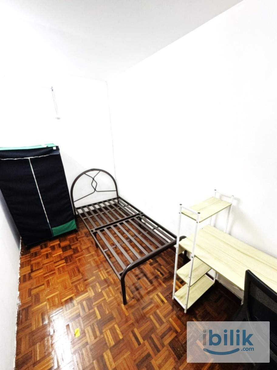 500m walk to MRT bandar utama @room available - Image 2