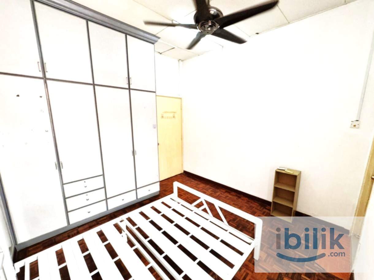 500m walk to MRT bandar utama @Middle room available - Image 1