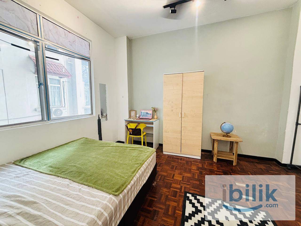 Zero Deposit Large Room at Bukit OUG Condo near LRT Awan Besar and Pavilion Bukit Jalil - Image 1