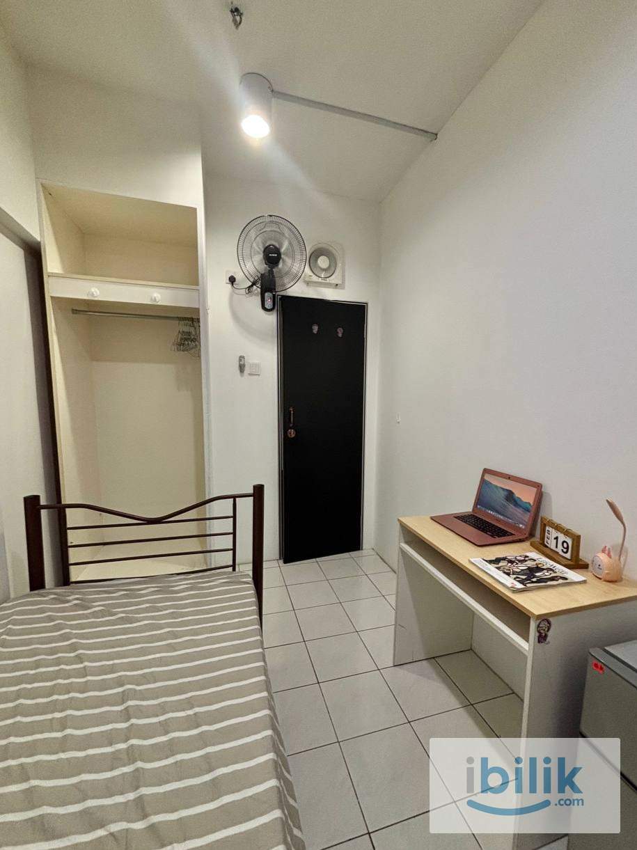Budget-friendly Single Room @ Bistari Condo | 5 mins Walk to LRT PWT/Sunway Putra Mall - Image 1