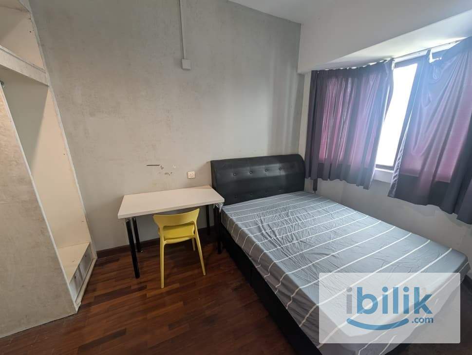Medium room for 2 @ Bistari Condo | 5 mins walk to LRT + Sunway Putra Mall - Image 1