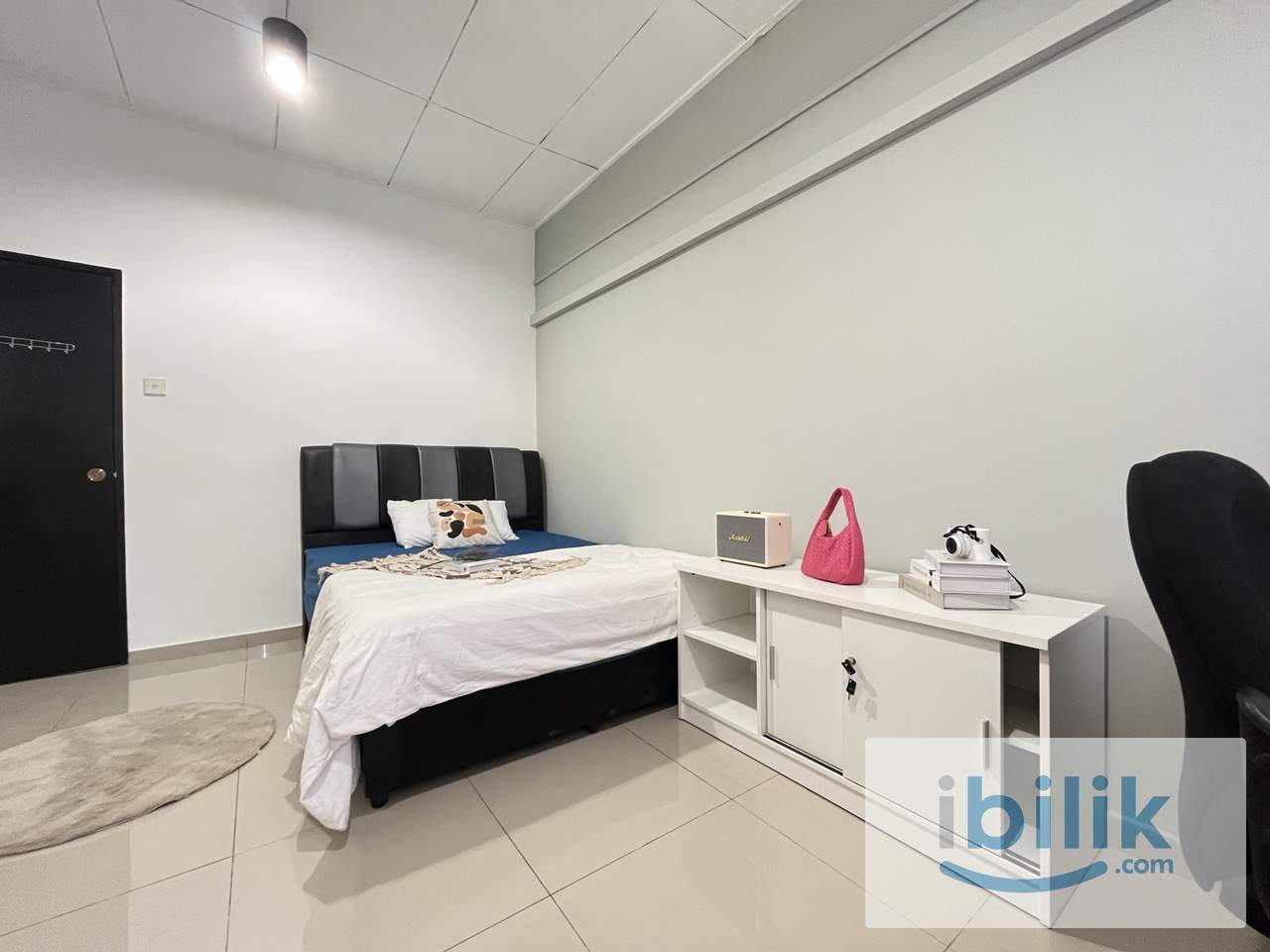 Female Medium Room with Bathroom @ Bukit OUG Townhouse | ZERO DEPOSIT  - Image 1