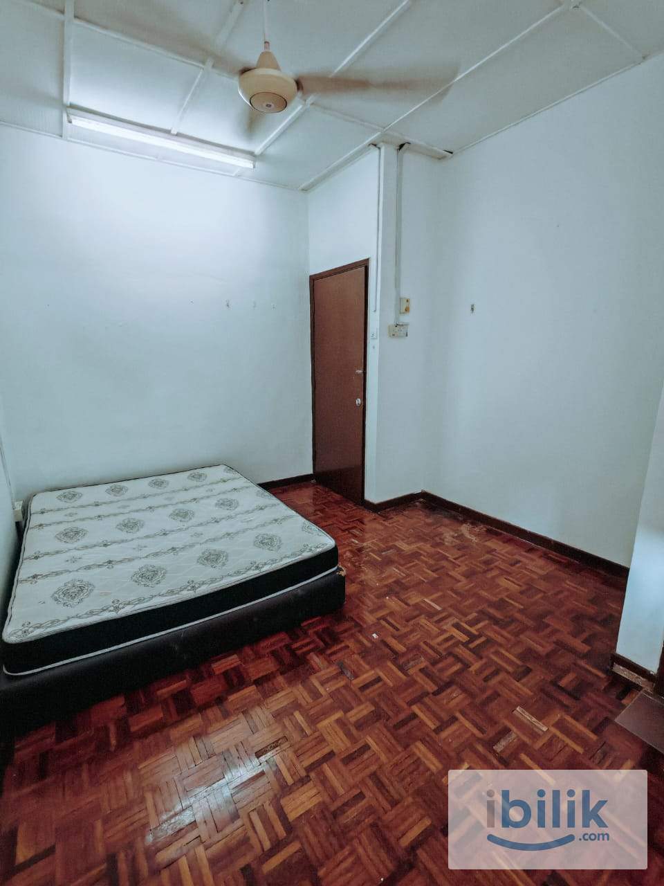 🚗 Mid Valley, The Gardens Mall in 10 Mins drive 💰 1 month deposit only Medium Room  - Image 5