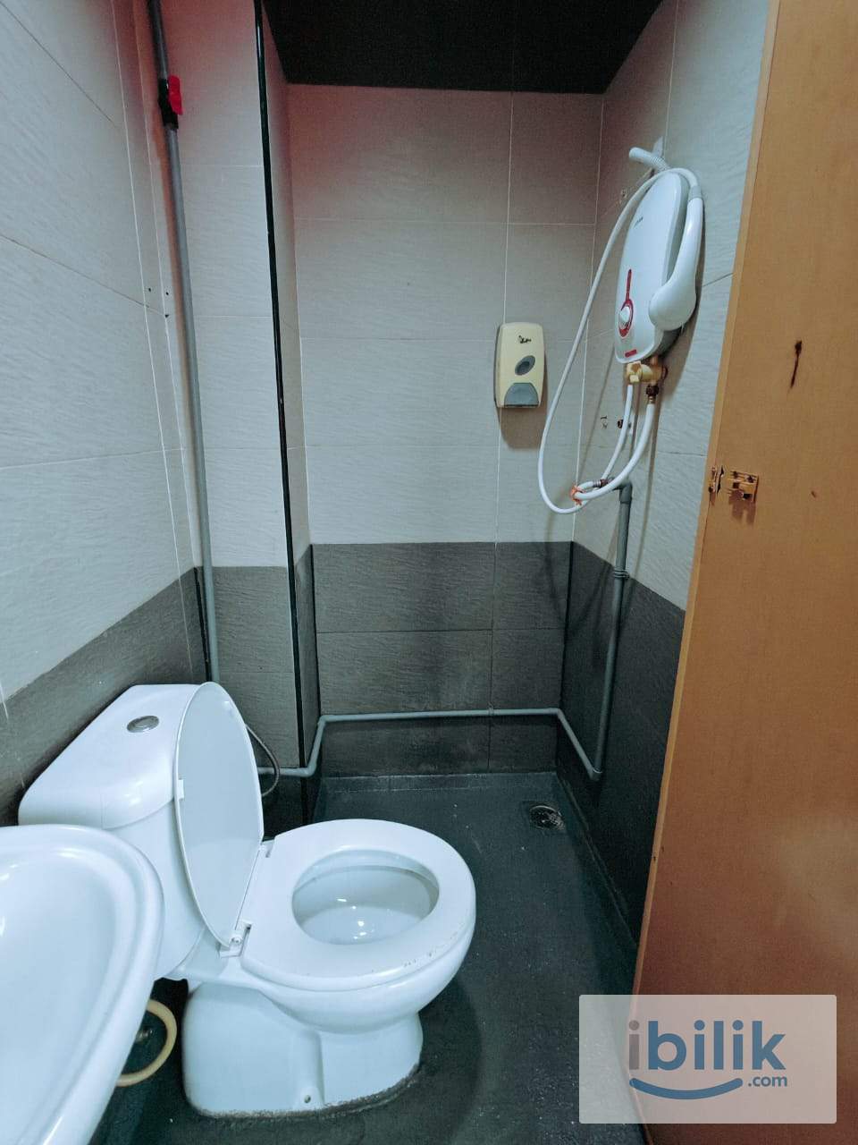 🔊0 DEPOSIT 🏨✨ Medium Room with Private Bath @ Kelana Jaya near Giant Hypermarket, Paradigm Mall - Image 4