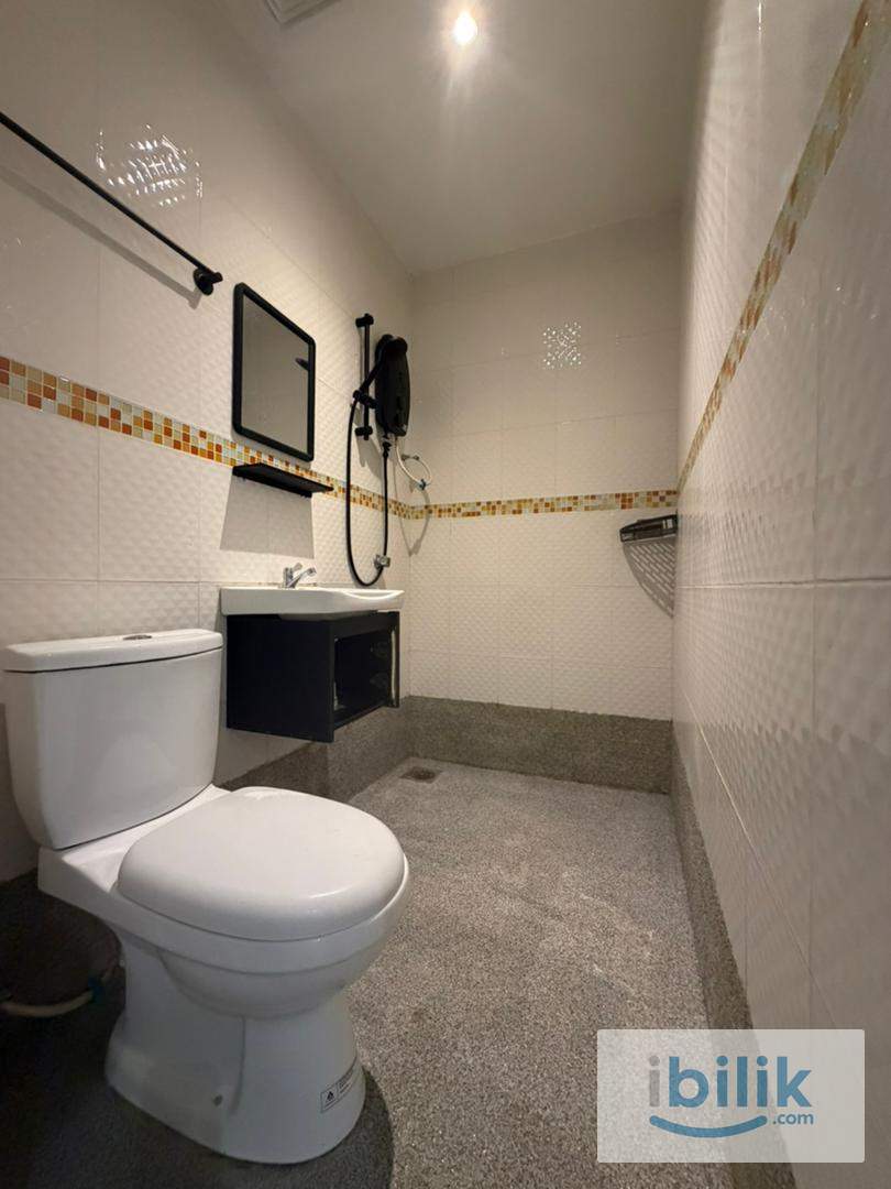 🔥1 month Deposit 🚆5 Min Walk to Monorail & MRT Bukit Bintang 🛍️5min walk to Sungei Wang, Times Square 🏢Single Room  - Image 2