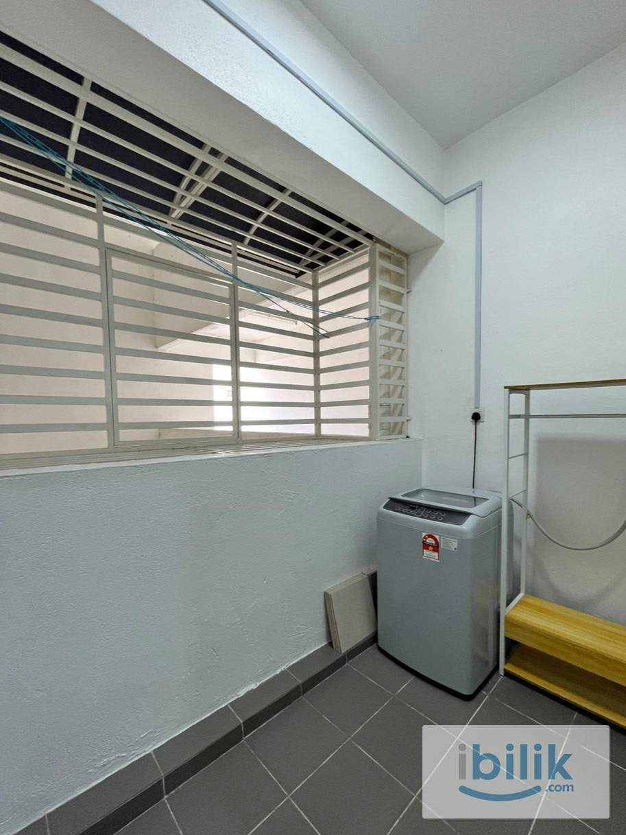 Medium Room - Image 4
