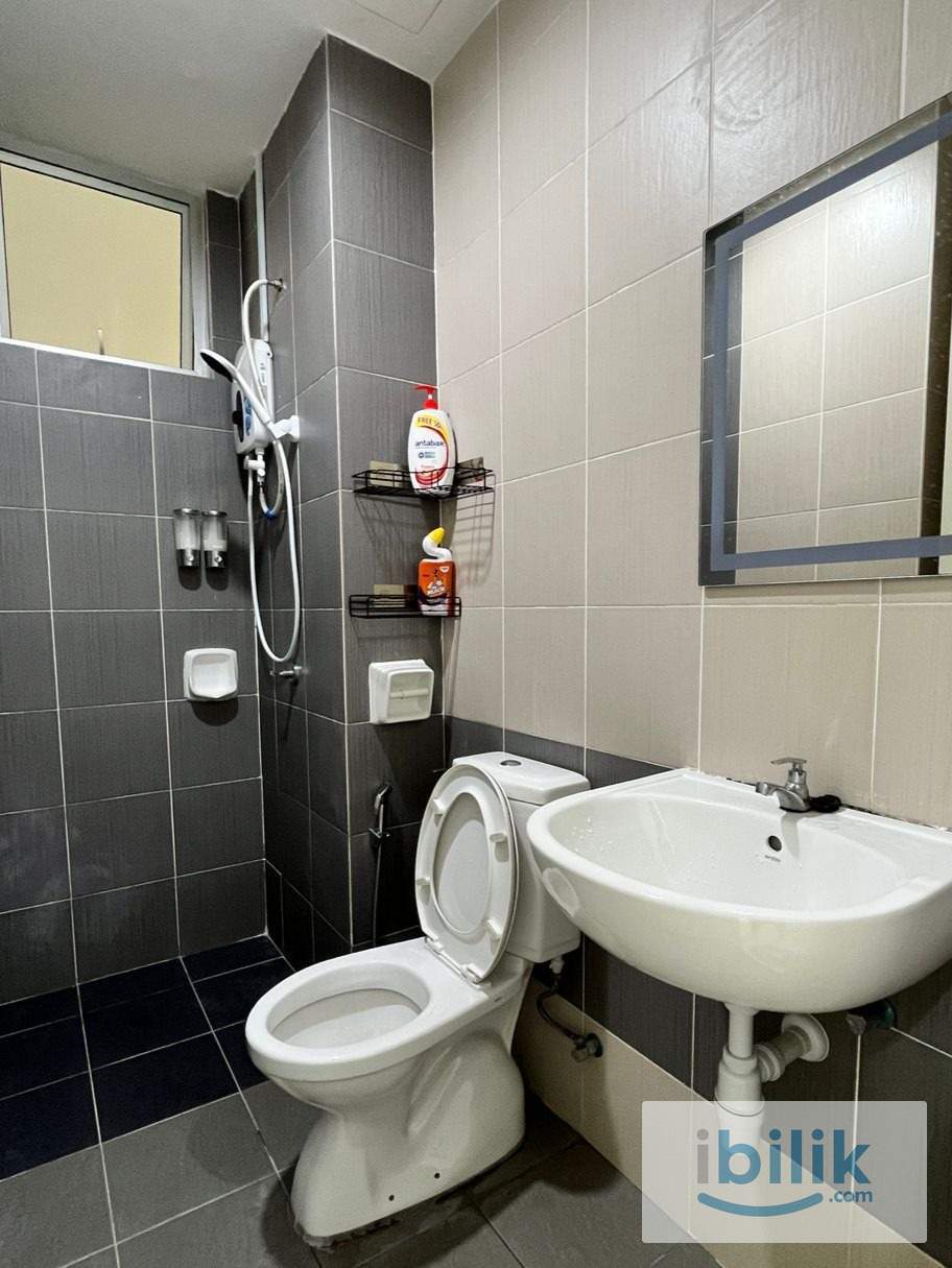 Medium Room - Image 6