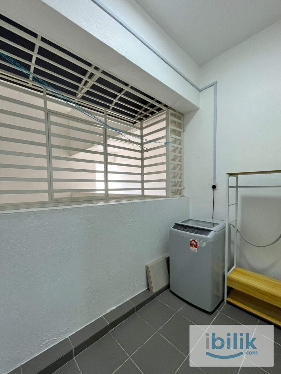 Master Room on Sungai Ara - Image 5