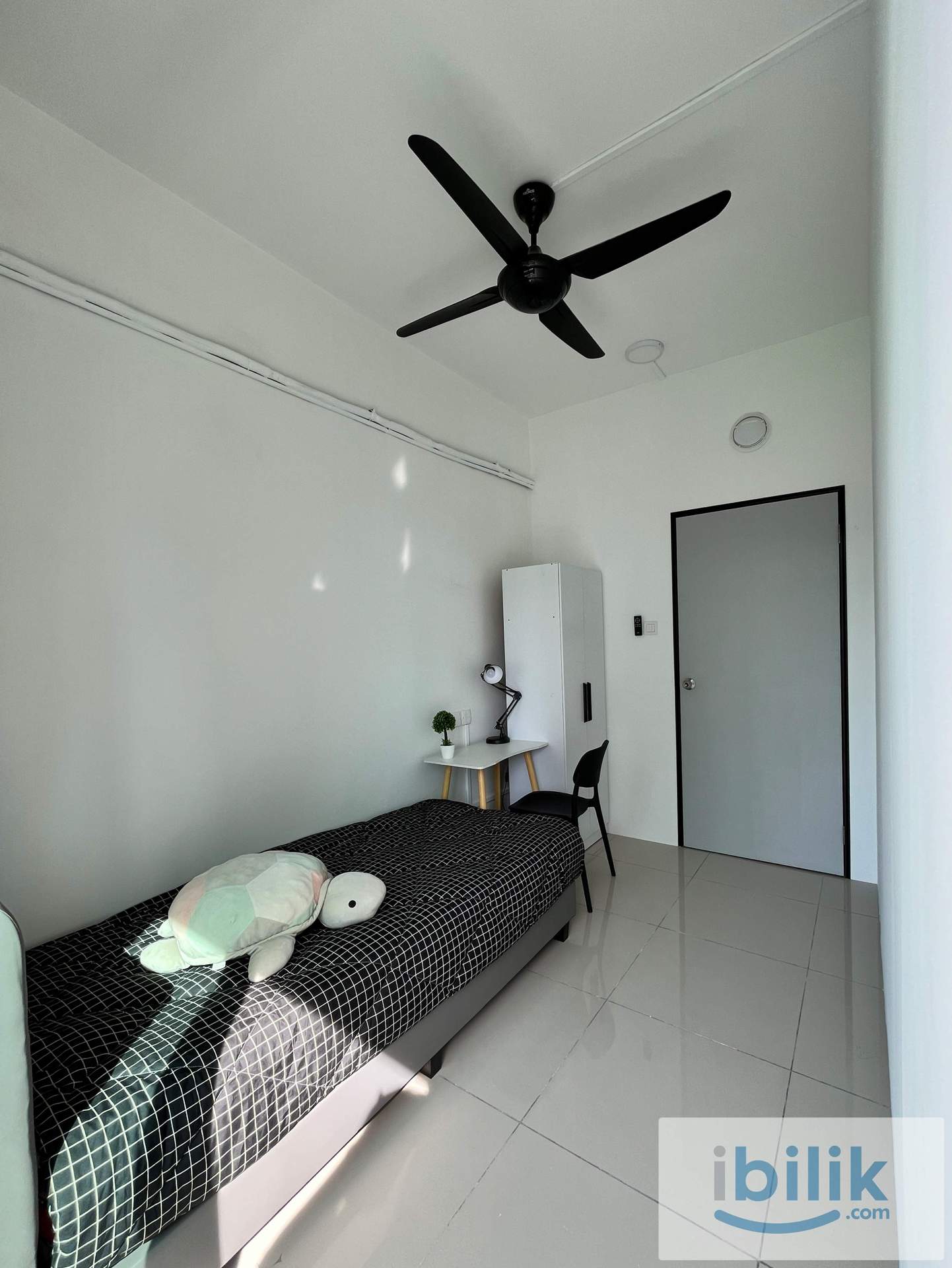 Single Room - Image 2