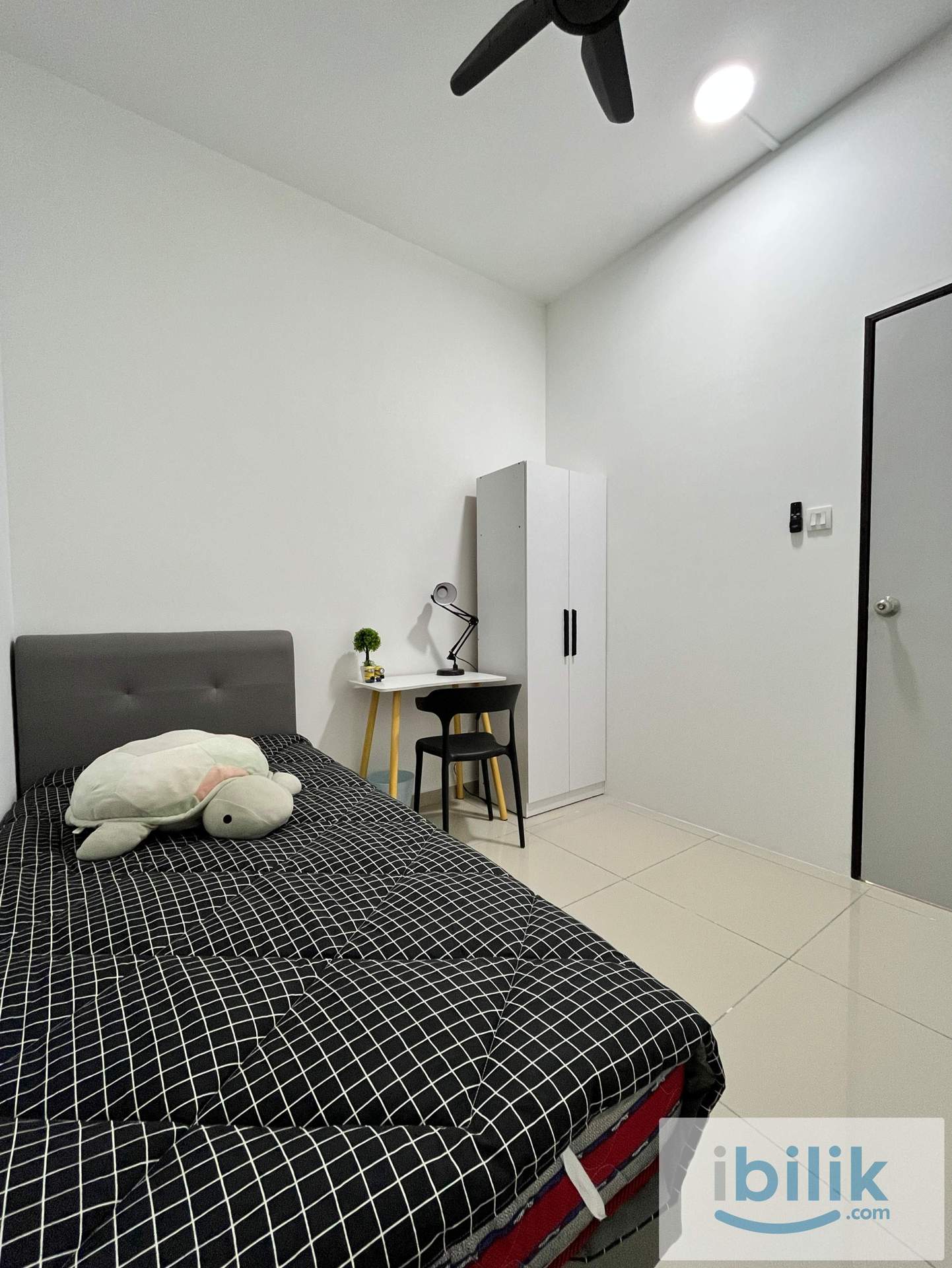Single Room - Image 2