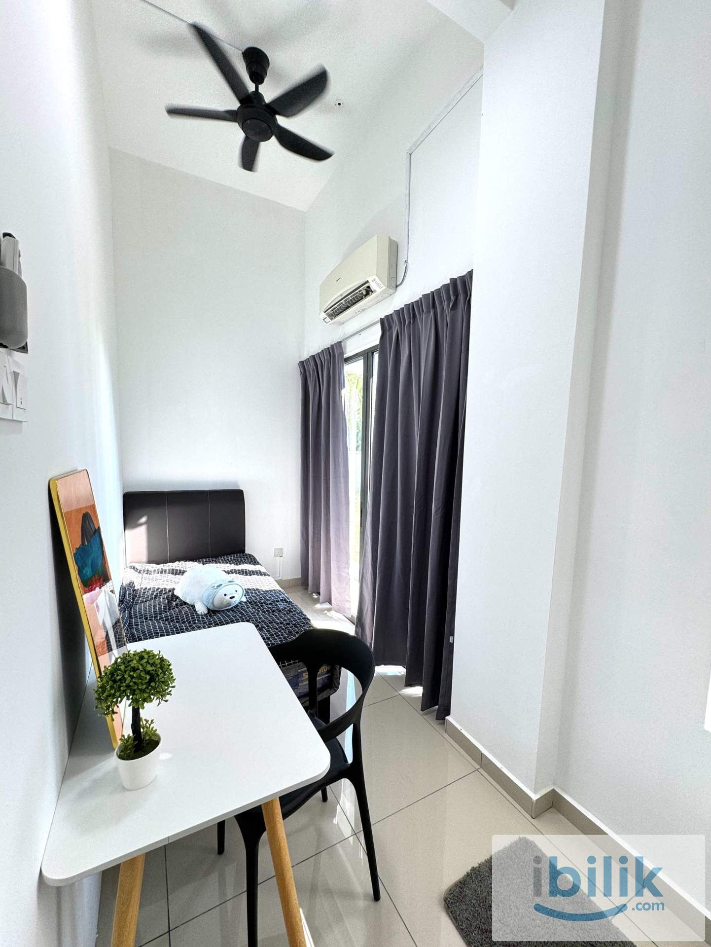 Single Room - Image 1